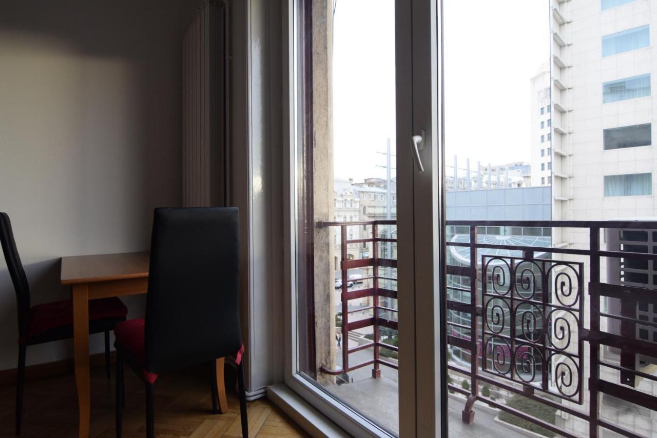 Resedinta Lui Calin - Calea Victoriei Near Royal Palace Бухарест Экстерьер фото